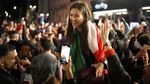 Aksi Pendukung Cantik Italia Rayakan Gelar Juara