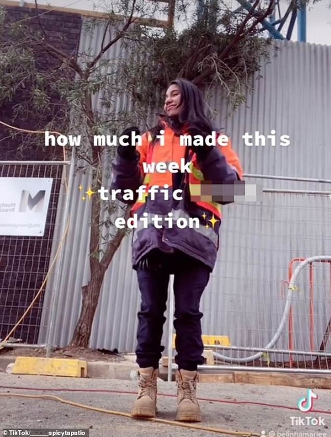 Dalam video itu Belinha terlihat menari dengan seragamnya yang khas dan mencuri perhatian selagi memberi tahu bahwa ia bisa mengantongi lebih dari $1770 (Rp 19 jutaan). Foto: Instagram @_spicytapatio