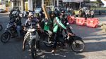 Cegah Mobilitas Warga, Jalan Majalaya Berlakukan Sistem Buka-Tutup