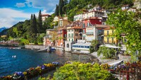 Danau Como adalah ikoniknya wisata Como, Italia. Danau seluas 146 kilometer persegi ini punya pemandangan indah. Destinasi ini dikenal sebagai tujuan wisata orang-orang kaya (Getty Images/iStockphoto/joci03)