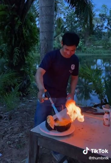 Durian Bakar Topping Keju Lumer
