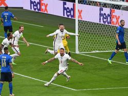 Final Euro 2020: Gol Cepat Shaw Bawa Inggris Ungguli Italia