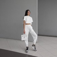 Michelle Halim banyak mendapat kecaman setelah mengkritik penampilan model terbaru brand pakaian dalam wanita tersebut. Kini para model lama Victorias Secret digantikan dengan atlet, pemain film wanita dan aktivis yang memberikan inspirasi. Foto: Dok. Instagram @michellehalim