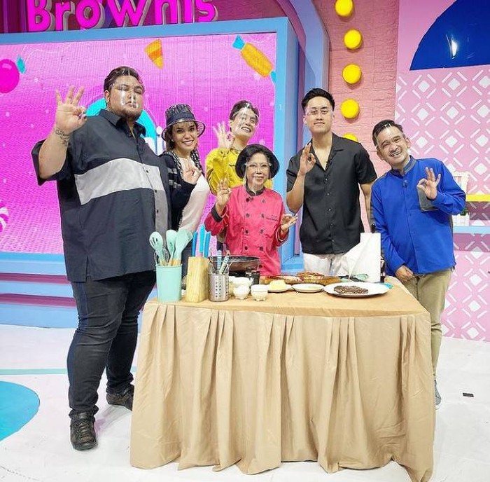 Ruben Onsu Tepis Isu Meninggal, Intip Keseruannya Kulineran Bareng Keluarga