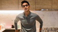 Afgan juga mengidap OCD yang membuatnya ingin selalu merapikan sesuatu yang menurutnya tidak sesuai. Foto: Instagram afgan__