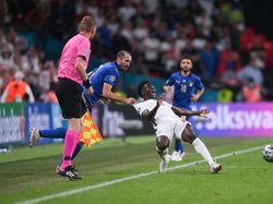 Momen Chiellini Langgar Saka Bikin Mourinho Kagum