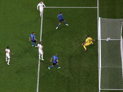 Gol Cepat Luke Shaw Tak Cukup Runtuhkan Mental Italia