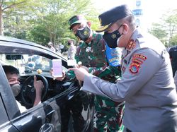 PPKM Darurat NTB, Jalan ke Mataram Disekat-Pengendara Tak Bermasker Di-swab