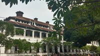 Suasana hijau di Lawang sewu