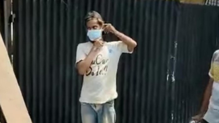 Kuli Bangunan Dipecat