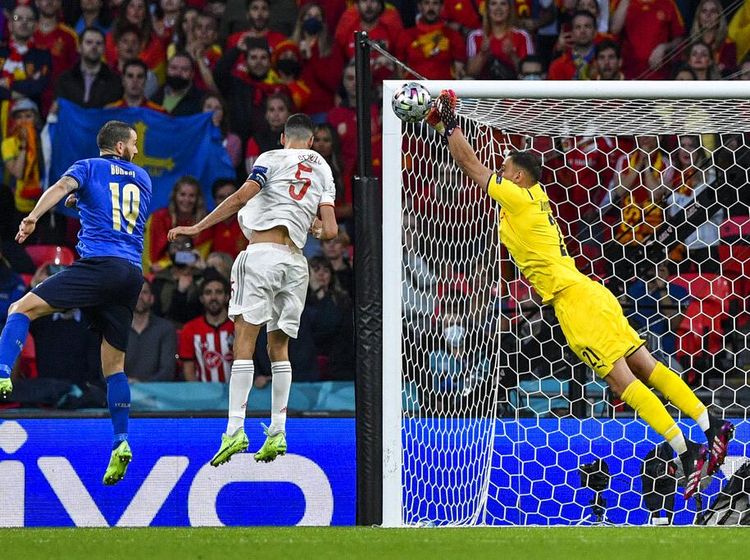 Aksi Memukau Kiper Italia, Pemain Terbaik Euro 2020