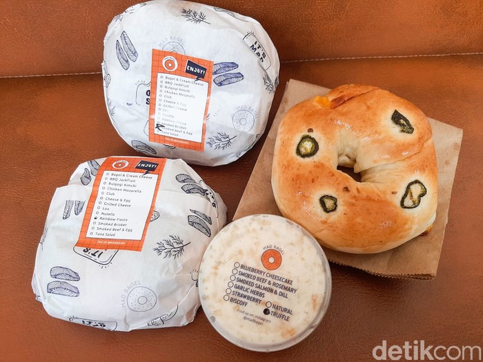Mad Bagel: Bagel Kekinian dengan Aneka Varian