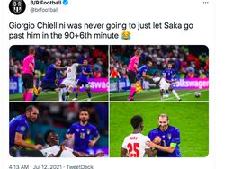 Meme Kocak Chiellini Tarik Saka Hingga Terjengkang