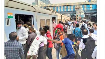 Saka tidak boleh masuk kereta ditarik Chiellini. Foto: Twitter