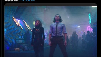 Orang-orang di Bumi melihat miliarder berlomba-lomba ke luar angkasa. Foto: Screenshot/Twitter