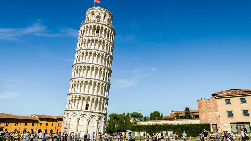 Tiap Tahun Miring 5 Derajat, Menara Pisa Bisa Roboh?