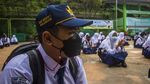 Menengok Hari Pertama Sekolah Tatap Muka di Daerah