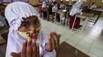 Menengok Hari Pertama Sekolah Tatap Muka di Daerah