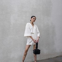 Kini postingannya diunggah ulang oleh beberapa akun Instagram yang mengkritik aksinya berkomentar pedas soal model Victorias Secret, Michelle memilih tidak menanggapinya. No reaction, buat apa menanggapi akun yang hanya ambil konten aku sepenggal-sepenggal dan membuat asumsi sendiri? Kita harus pandai dalam memilah tanggapan, ujarnya. Foto: Dok. Instagram @micellehalim.