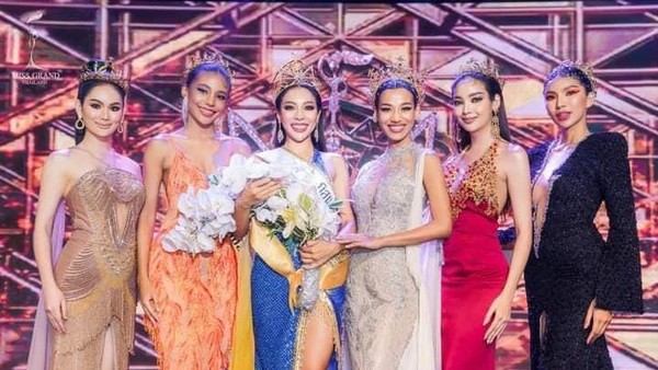 Foto: Kontes Kecantikan Ini Jadi Klaster Corona, Finalis Tak Pakai Masker
