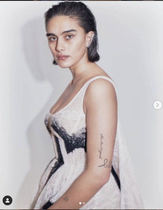 Jill Kortleve sudah tak asing lagi di dunia modeling. Ia dikenal sebagai model plus-size yang sering mencetak sejarah di dunia mode. Foto: Instagram