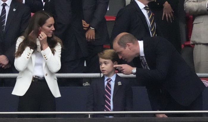 LONDON, ENGLAND - JULY 11: Prince William, President of the Football Association along with Catherine, Duchess of Cambridge look on prior to the UEFA Euro 2020 Championship Final between Italy and England at Wembley Stadium on July 11, 2021 in London, England. (Photo by Frank Augstein - Pool/Getty Images)