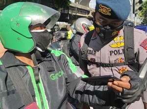 Dari Ojol hingga Kuli Berkeluh Kesah soal STRP untuk Masuk DKI