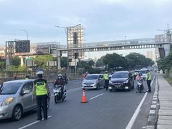Suasana Penyekatan PPKM Darurat Jalan Antasari Pagi Ini