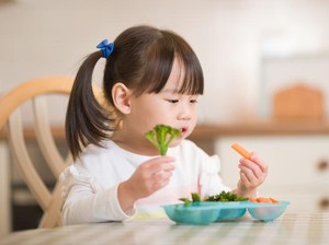 5 Nutisi Ini Bikin Otak Anak Makin Cerdas, Semua Ada di Makanan Lho