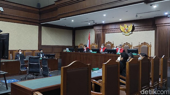 Sidang kasus suap bansos COVID-19