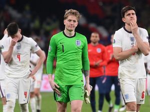 Inggris Patah Hati dan Hancur