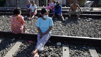 Hal ini dilakukan warga untuk meningkatkan imunitas tubuh.  