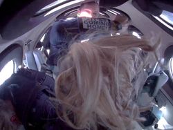 Potret Richard Branson Melancong ke Luar Angkasa