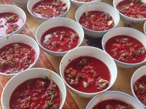5 Makanan Ini Disebut dari Neraka, Kari Setan hingga Sup Darah Segar