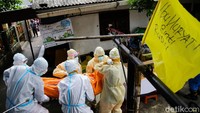 Angka pasien COVID-19 yang meninggal saat menjalani isolasi mandiri meningkat.