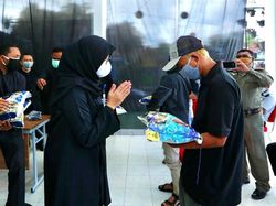 Bantuan 2,1 Ton Beras Disalurkan ke Pelaku Wisata Kawah Ijen Banyuwangi