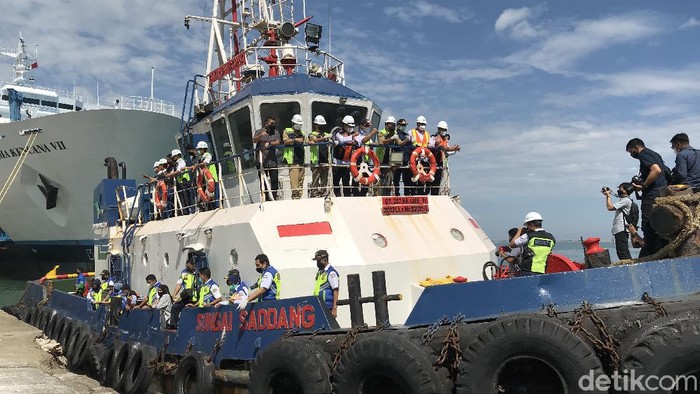 Danny Pomanto saat menjajal rute kapal untuk isolasi pasien COVID-19 (Ibnu Munsir/detikcom).