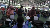 Vaksinasi itu digelar oleh DPP Lembaga Dakwah Islam Indonesia (LDII) yang bekerja sama dengan Kementerian Kesehatan (Kemenkes), TNI, dan Polri.