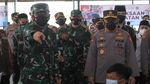 Duet Panglima TNI-Kapolri Tinjau Vaksinasi Anak