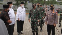 Sementara itu, Kapolri Jenderal Listyo Sigit Prabowo mengapresiasi pihak ponpes yang telah berperan dalam melakukan vaksinasi massal untuk masyarakat. Dengan demikian, menurutnya, herd immunity atau kekebalan kelompok terhadap COVID-19 bisa secepatnya tercapai.