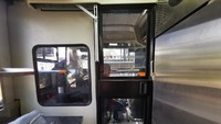 Bicara spesifikasi, food bus Laksana untuk ACT ini menggunakan sasis OH 1626 dari Mercedes-Benz yang dikombinasi dengan bodi Legacy SR2. Bus ini memiliki dua kabin, yakni kabin untuk driver dan kabin untuk melakukan aktivitas memasak dan menyiapkan makanan. Foto: Dok. Laksana