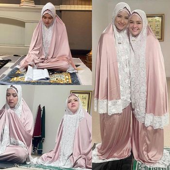 Foto Amanda Manopo menjual mukena.