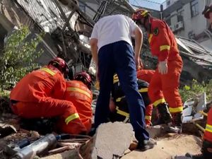 Hotel di China Ambruk, 8 Orang Tewas dan 9 Masih Hilang