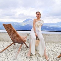 Kepala BNNP Bali Brigjen Gde Sugianyar Dwi Putra saat konferensi pers di kantornya mengatakan jika Jessica dan pria bernama Denny ditangkap pada Jumat minggu lalu di sebuah vila mewah di kawasan Kuta Utara, Badung. Foto: Instagram @jessicaforresterr