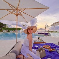 Jessica Adeola Forrester atau yang dikenal sebagai Jessica Forrester baru ditangkap BNNP (Badan Narkotika Nasional Provinsi) Bali karena penyalahgunaan narkoba. Wanita yang dikenal sebagai selebgram itu diringkus bersama seorang pria yang berprofesi sebagai manajer klub malam di Kuta. Foto: Instagram @jessicaforresterr