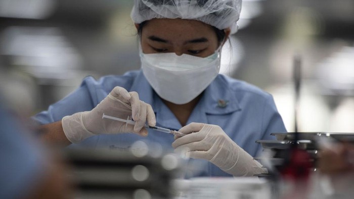 Lawan Varian Delta, Thailand Campur Vaksin Sinovac dan AstraZeneca Demi meningkatkan perlindungan, pemerintah Thailand akan mencampur Vaksin Sinovac dengan AstraZeneca untuk menggempur Varian Delta.