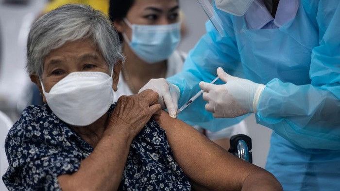 Demi meningkatkan perlindungan, pemerintah Thailand akan mencampur Vaksin Sinovac dengan AstraZeneca untuk menggempur Varian Delta.