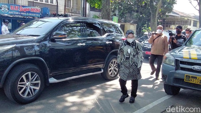 Mensos Risma putar-putar Kota Bandung cari kompor gas Mensos Risma putar-putar Kota Bandung cari kompor gas