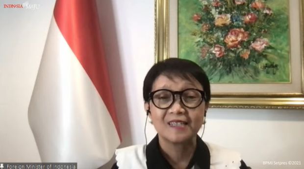 Menteri Luar Negeri RI, Retno Marsudi Saat Kedatangan Vaksin Covid-19 Tahap 23, Bandara Internasional Soekarno-Hatta, 13 juli 2021. (Tangkapan Layar Sekretariat Presiden) Saat Kedatangan Vaksin Covid-19 Tahap 23. (Tangkapan Layar Sekretariat Presiden)