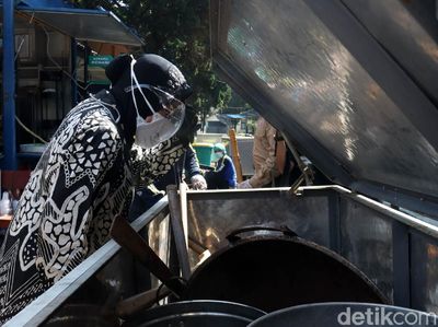 Momen Risma Putar-putar Kota Bandung Cari Kompor Gas